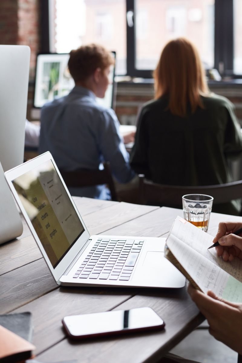 Reunión de trabajo del equipo de Negocios con Éxito
